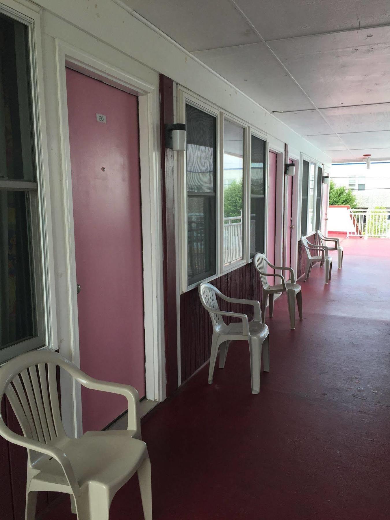 וויילדווד Skylark Resort Motel מראה חיצוני תמונה