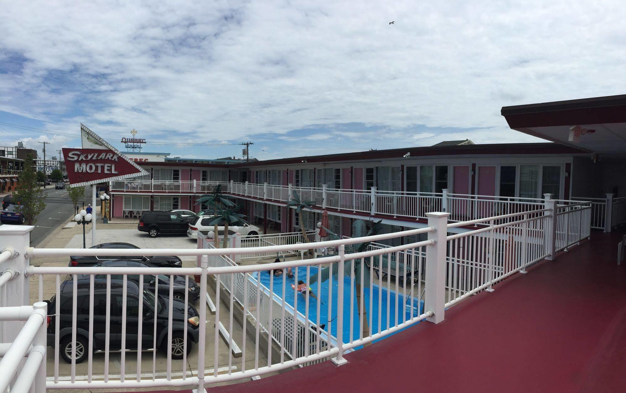 וויילדווד Skylark Resort Motel מראה חיצוני תמונה